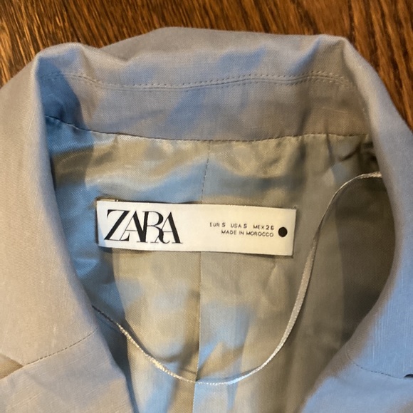 Zara grey long sleeveless button front vest - Picture 2 of 3